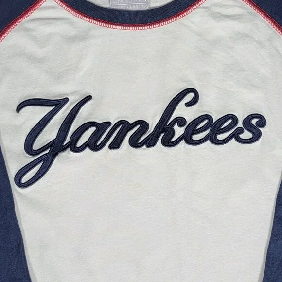 MLB Genuine Merchandise New York Yankees White Navy 3/4 Sleeve Baseball Style Te - Picture 4 of 8